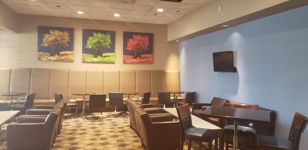 Doubletree By Hilton St. Louis At Westport Ξενοδοχείο Maryland Heights Εξωτερικό φωτογραφία
